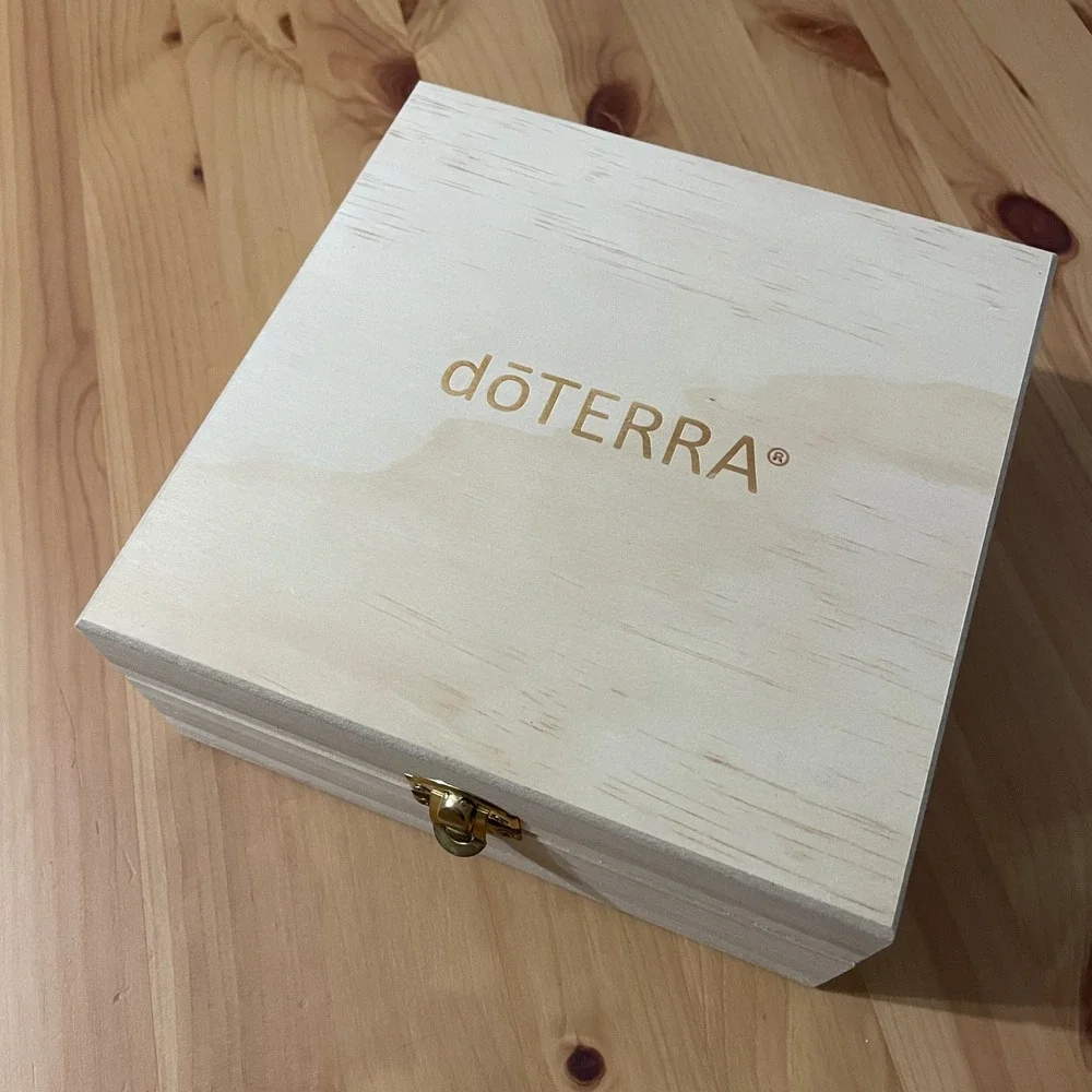 doTERRA Wood Essential Oil Bottle Storage Box - Picture 1 of 10